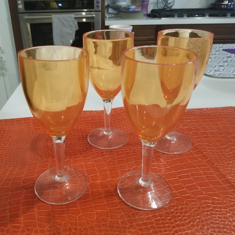 2 Orange Placemats and 4 Orange Plastic Glasses